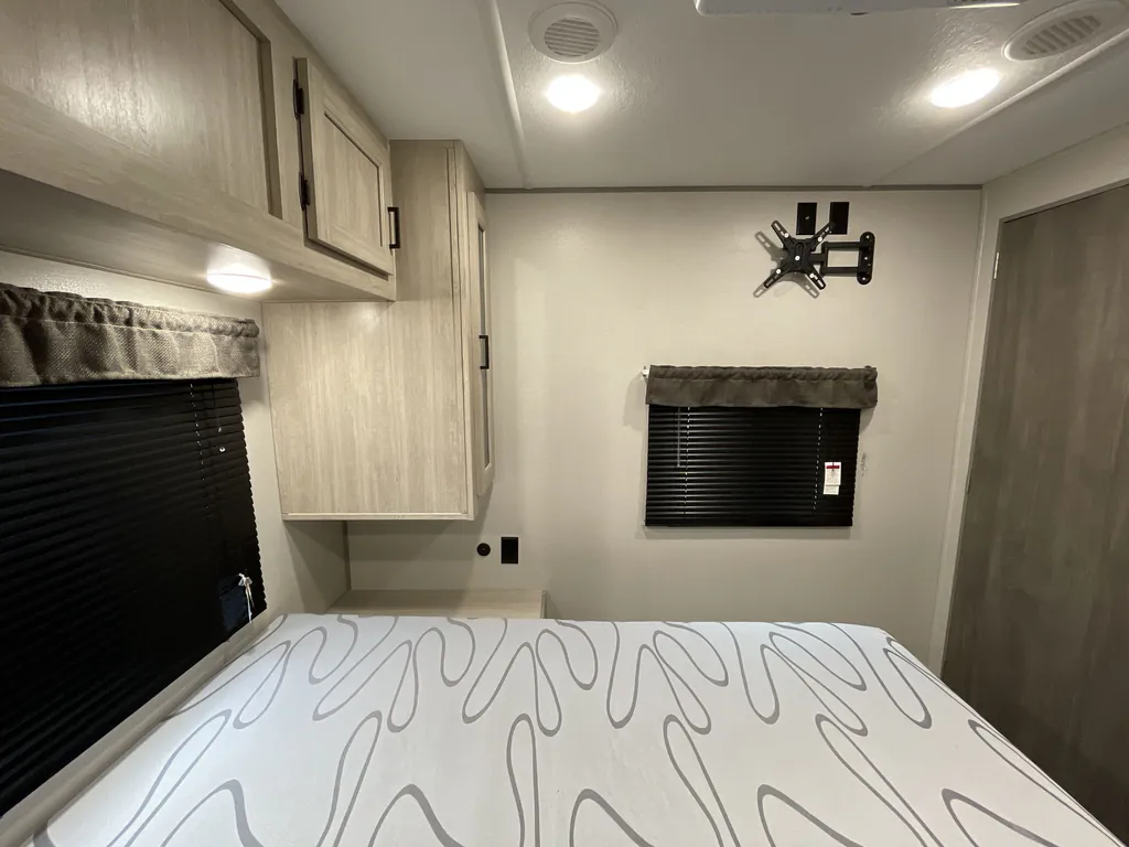 2024 Coachmen Catalina Legacy Edition 283FEDS, Photos photo 23