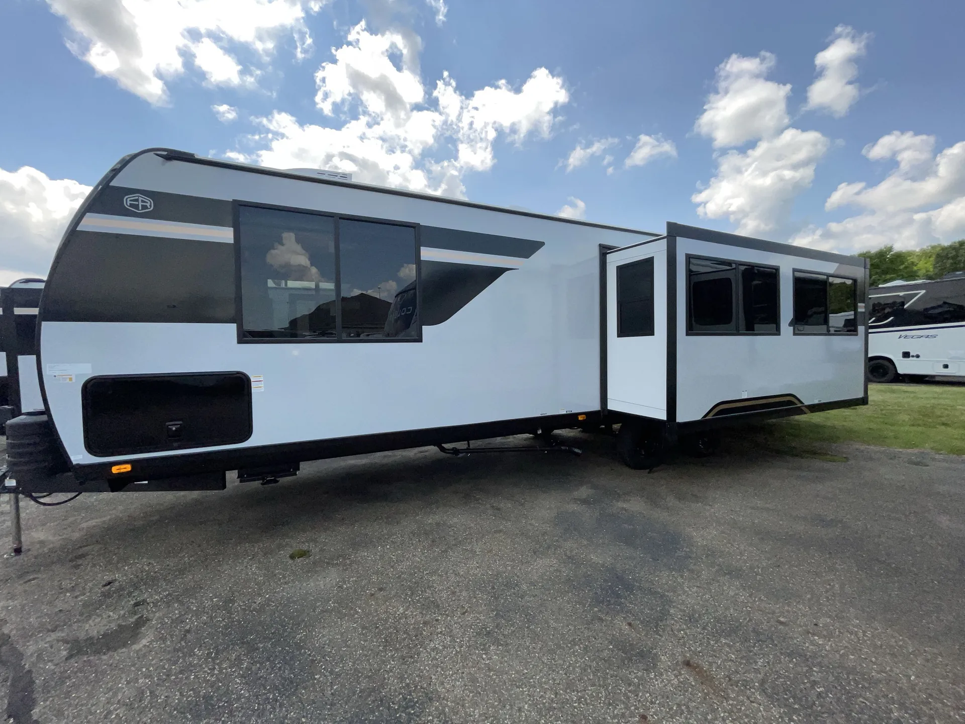 2027 Forest River Vibe 2600RK — off campside