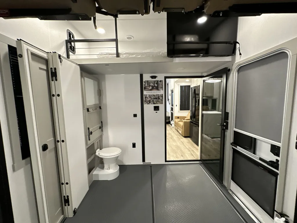 2026 Brinkley Model G 3520, Photos photo 24