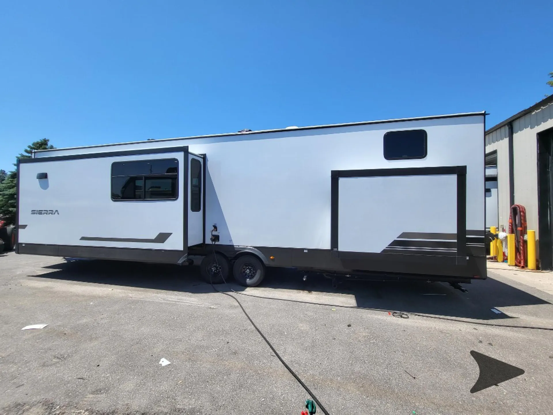 2026 Forest River Sierra Destination Trailers 422FKL — Photo 5