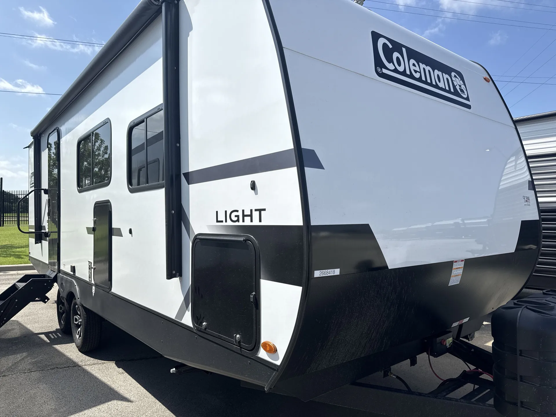 2027 Keystone Coleman Light 22BX - Photo 2