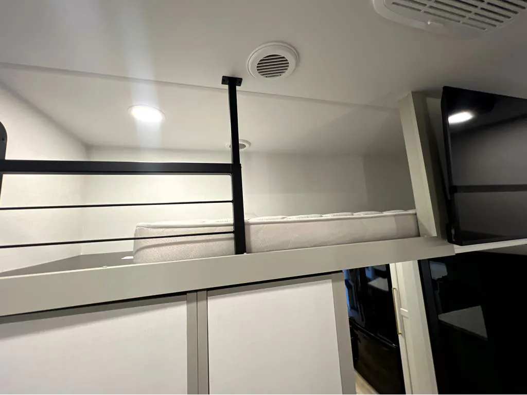 2026 Brinkley Model G 3520, Photos photo 17