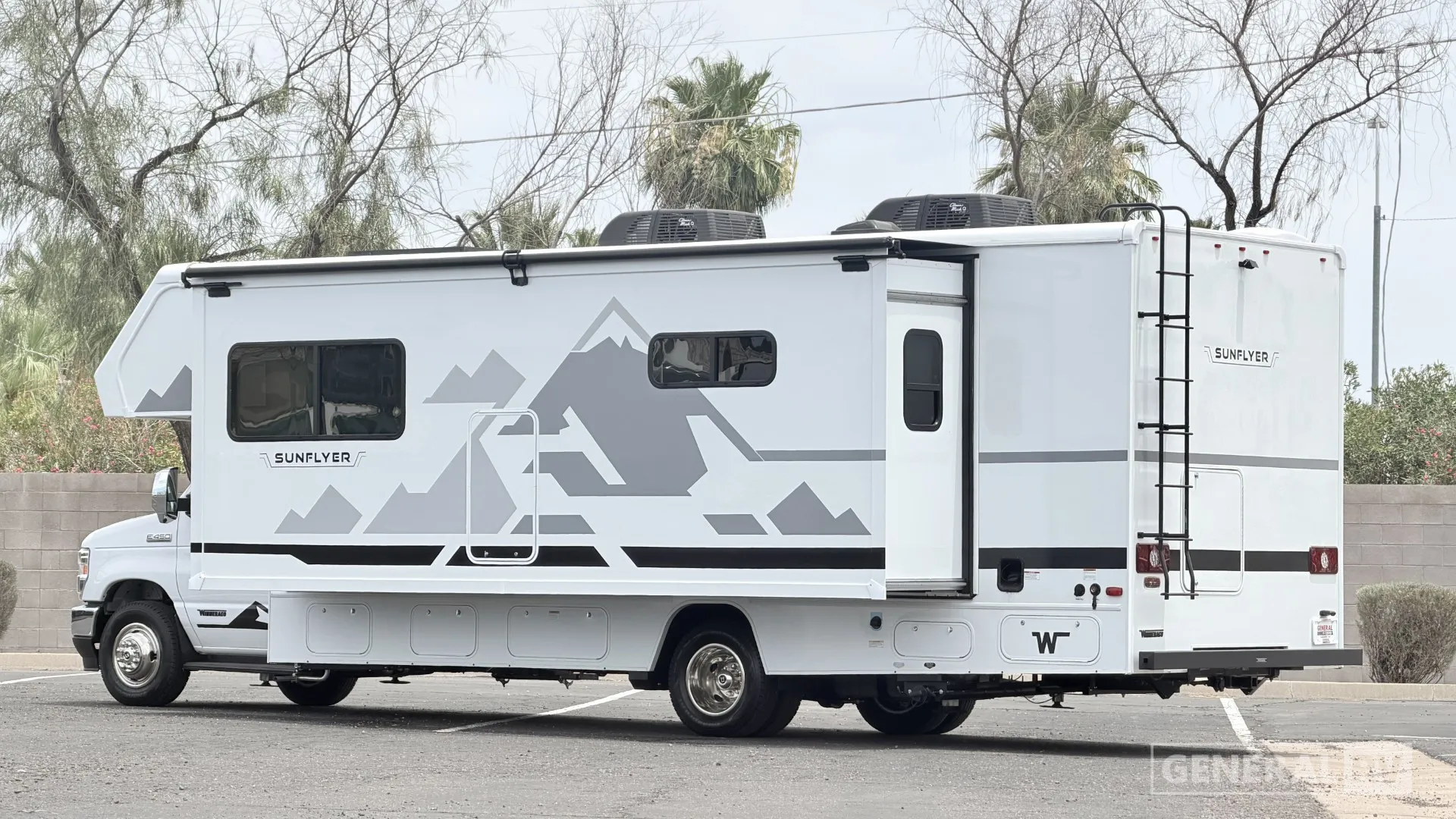 2027 Winnebago Sunflyer 28MB - Photo 4