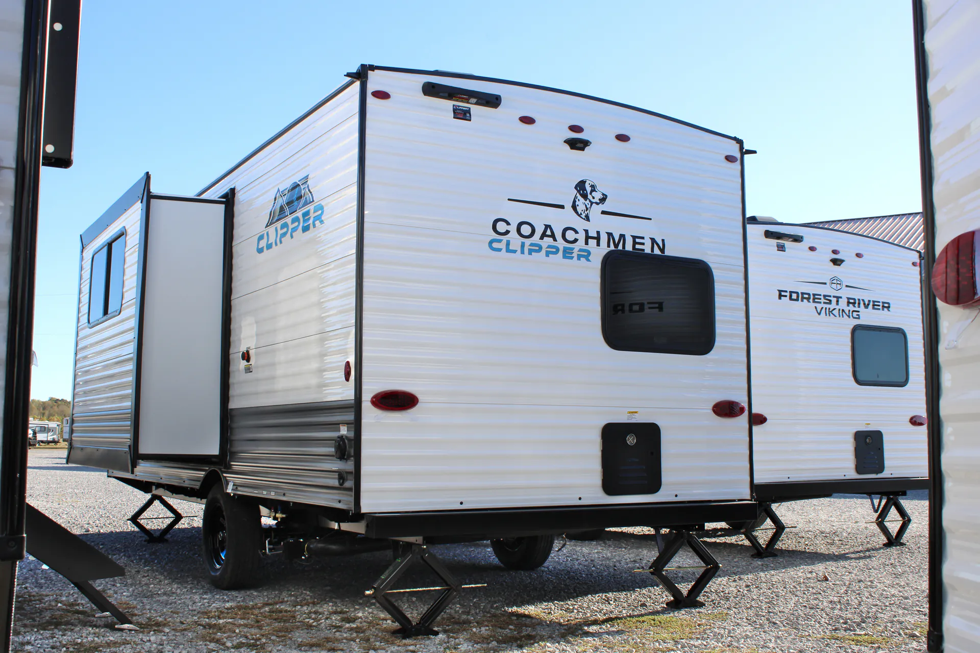 2026 Coachmen Clipper 18DBS - Photo 4