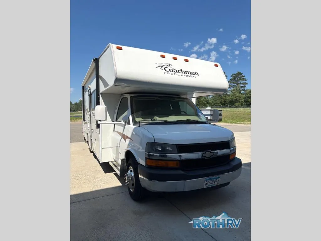 2013 Coachmen Freelander 26QB - Photo 3