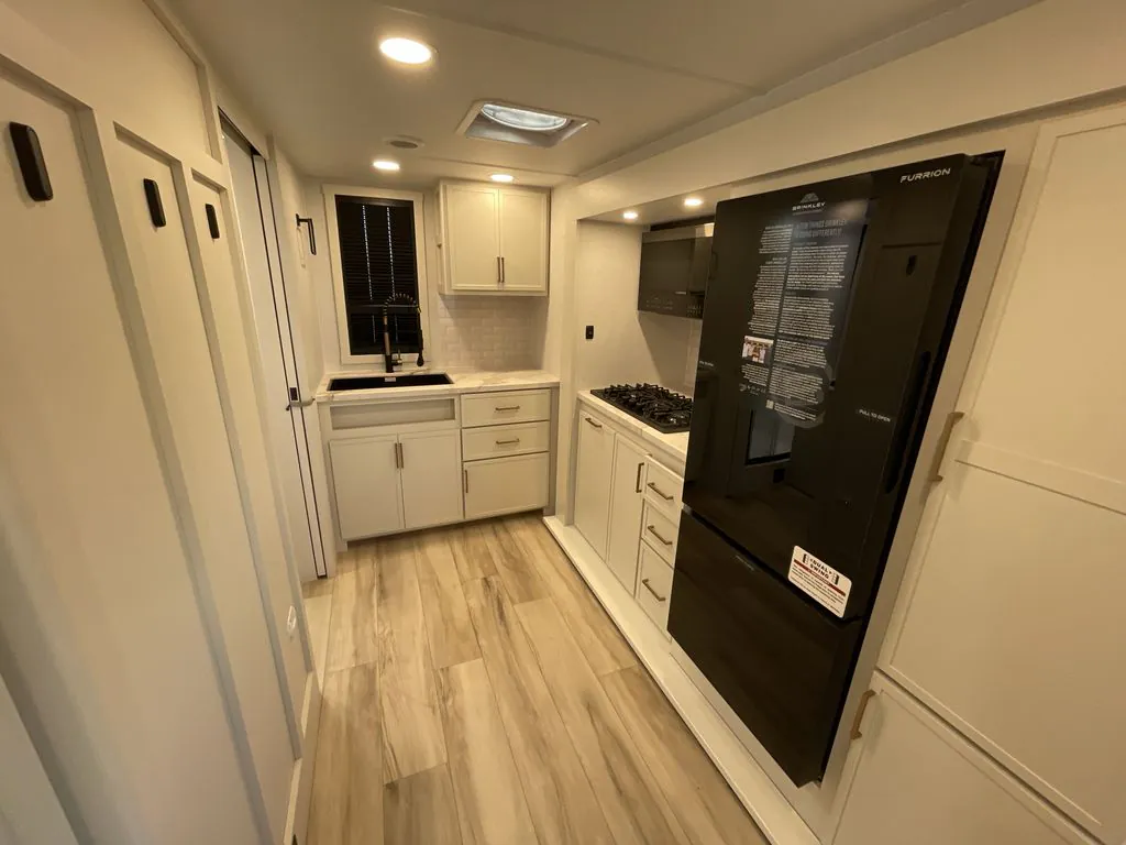 2026 Brinkley Model Ix 23X, Photos photo 12