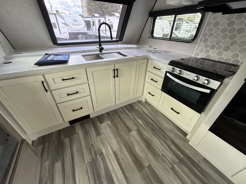 2025 Jayco Jay Feather 26FK, Photos photo 11