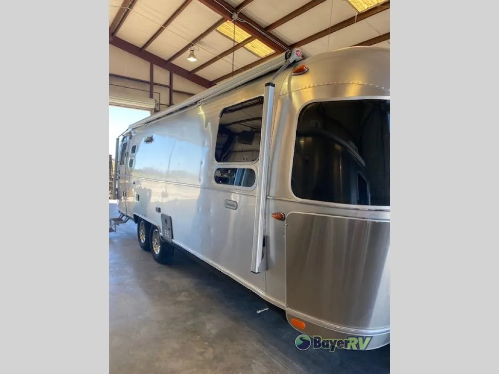 2022 Airstream RV Globetrotter 27FB - Photo 3