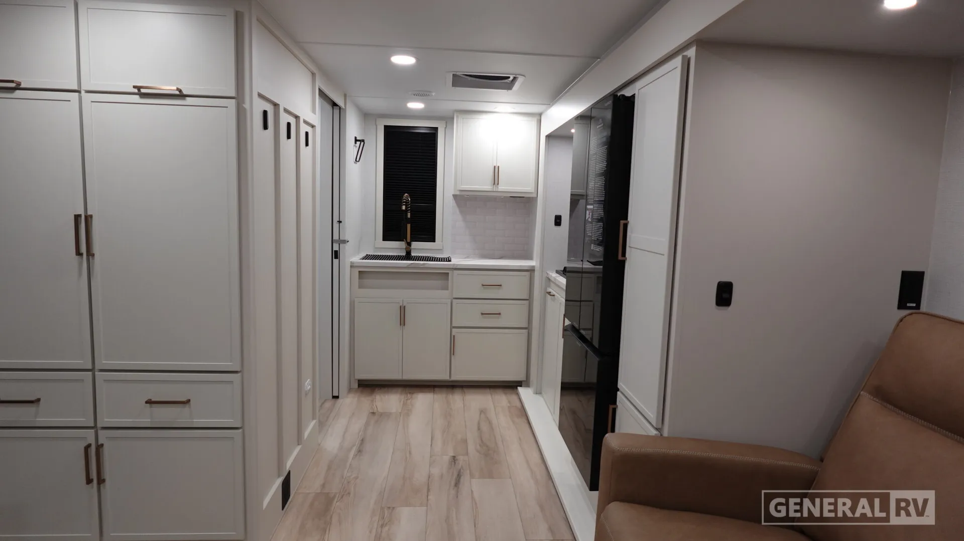 2026 Brinkley Model Ix 23X - Photo 3