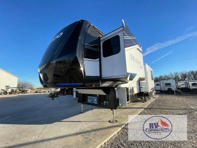2026 Jayco Seismic 395 - Photo 4