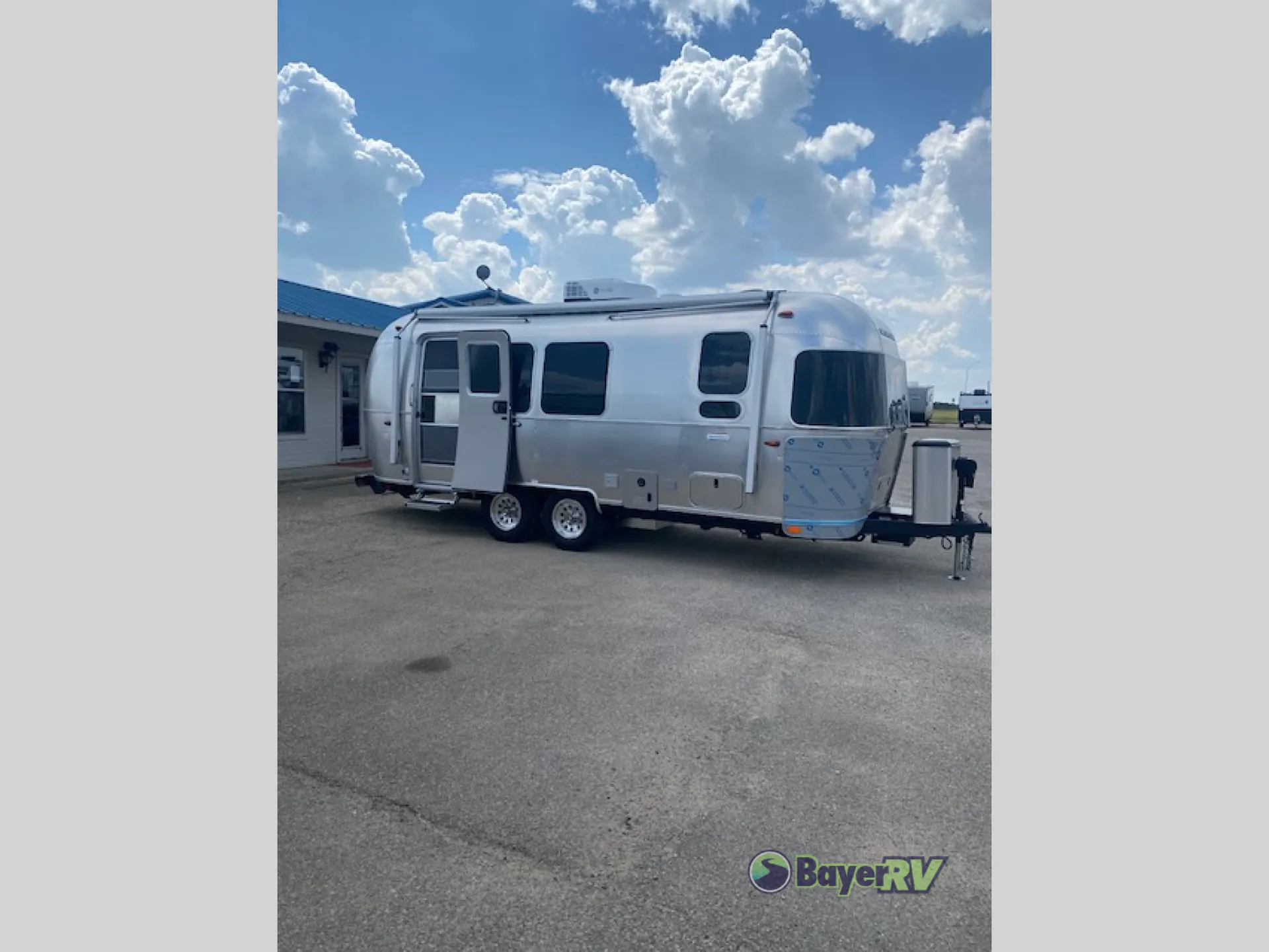 2026 Airstream International 25FB Twin - Photo 2