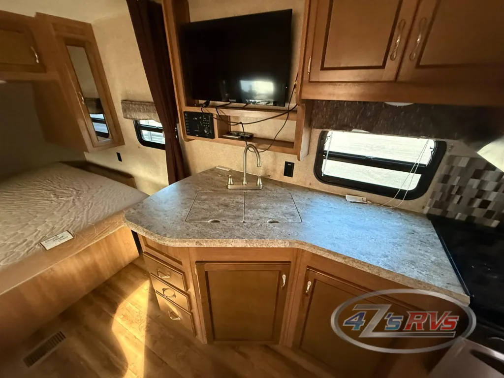 2017 Coachmen Catalina Legacy Edition 223RBS, Photos photo 14