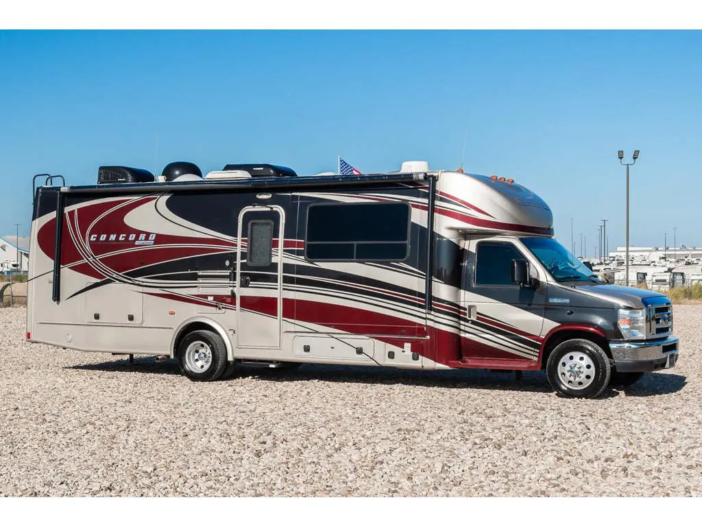 2014 Coachmen Concord 300TS - Photo 2