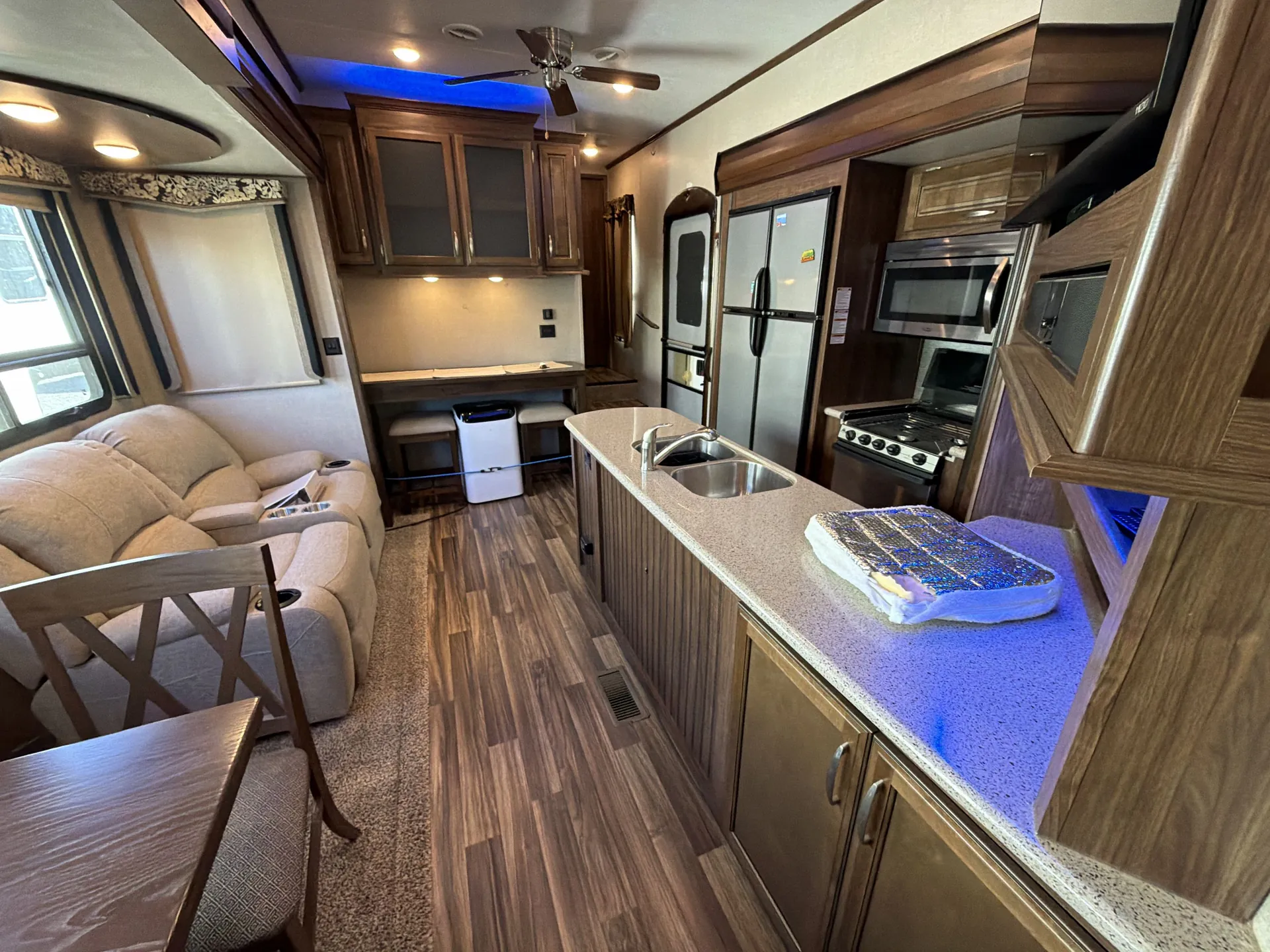 2017 Keystone Montana High Country 358BH — living area main