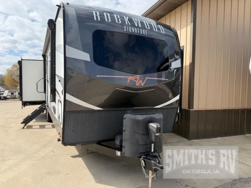 2021 Forest River Rockwood Signature Ultra Lite 8329SB - Photo 3
