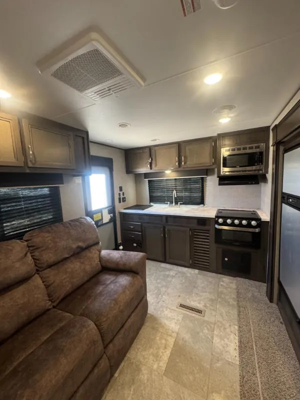 2020 Jayco Jay Flight SLX 8 235RKS dealer photo 5 from Kunes RV