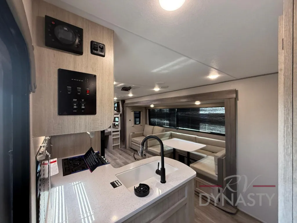 2026 Coachmen Catalina Legacy Edition 273DBHCK, Photos photo 30