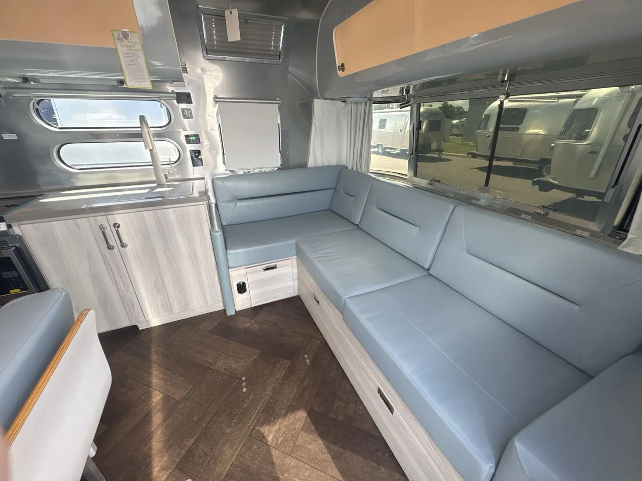 2026 Airstream International 28RB Twin - Photo 2