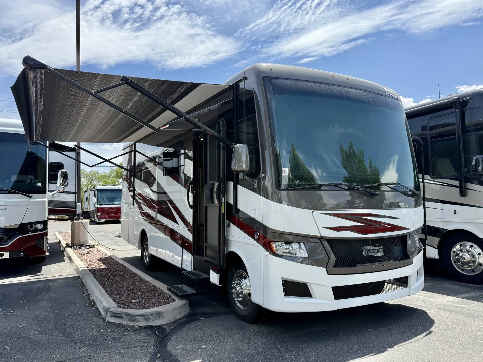 2026 Newmar Bay Star Sport 2813 - Photo 2