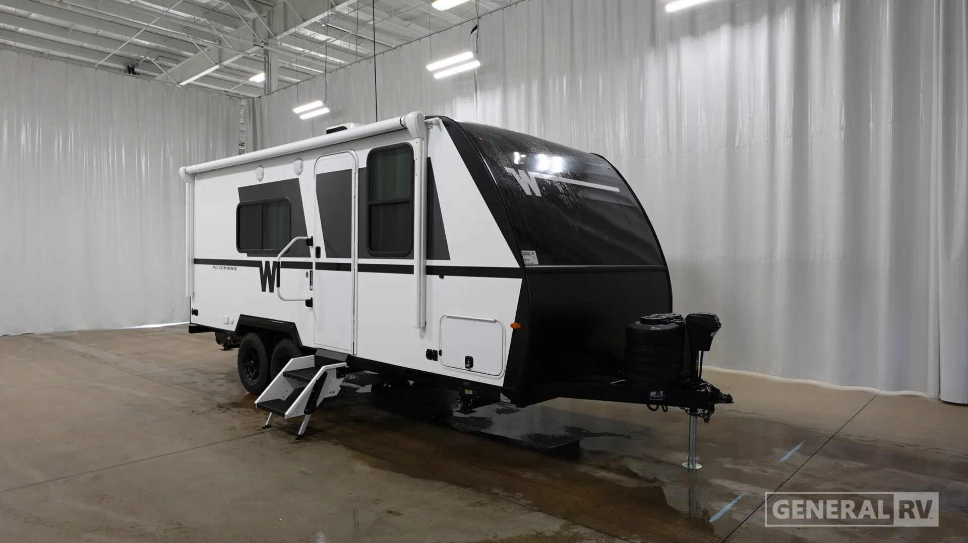 2027 Winnebago Micro Minnie 2000MRB - Photo 2