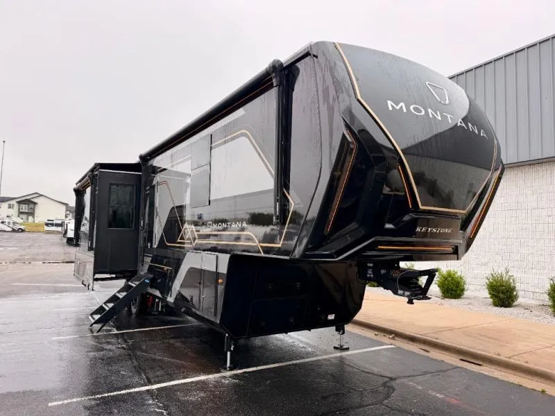 2026 Keystone Montana 3100RL - Photo 2