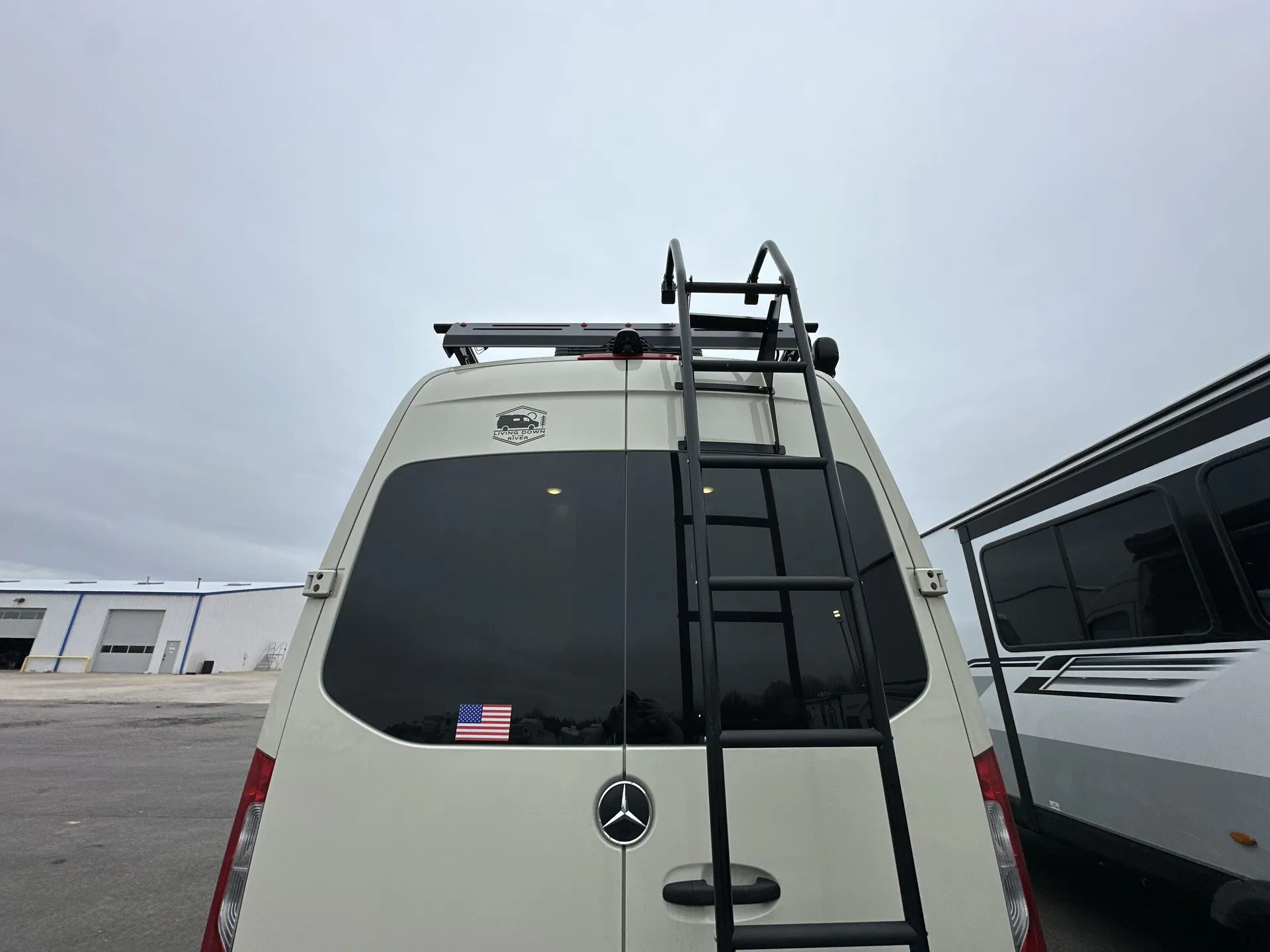 2022 Entegra Coach Launch 19Y — living area main