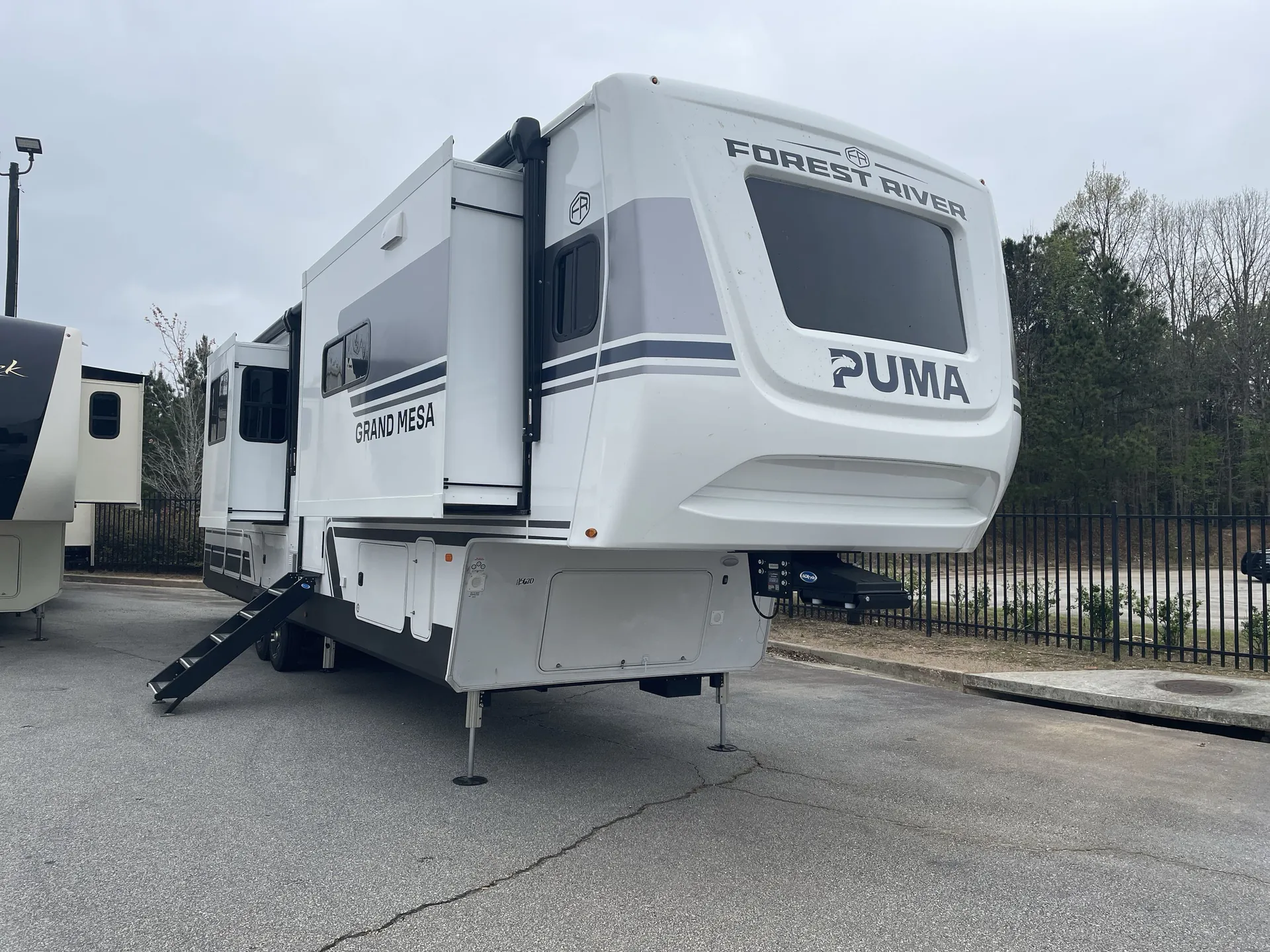 2026 Forest River Puma Grand Mesa 395FKL - Photo 2