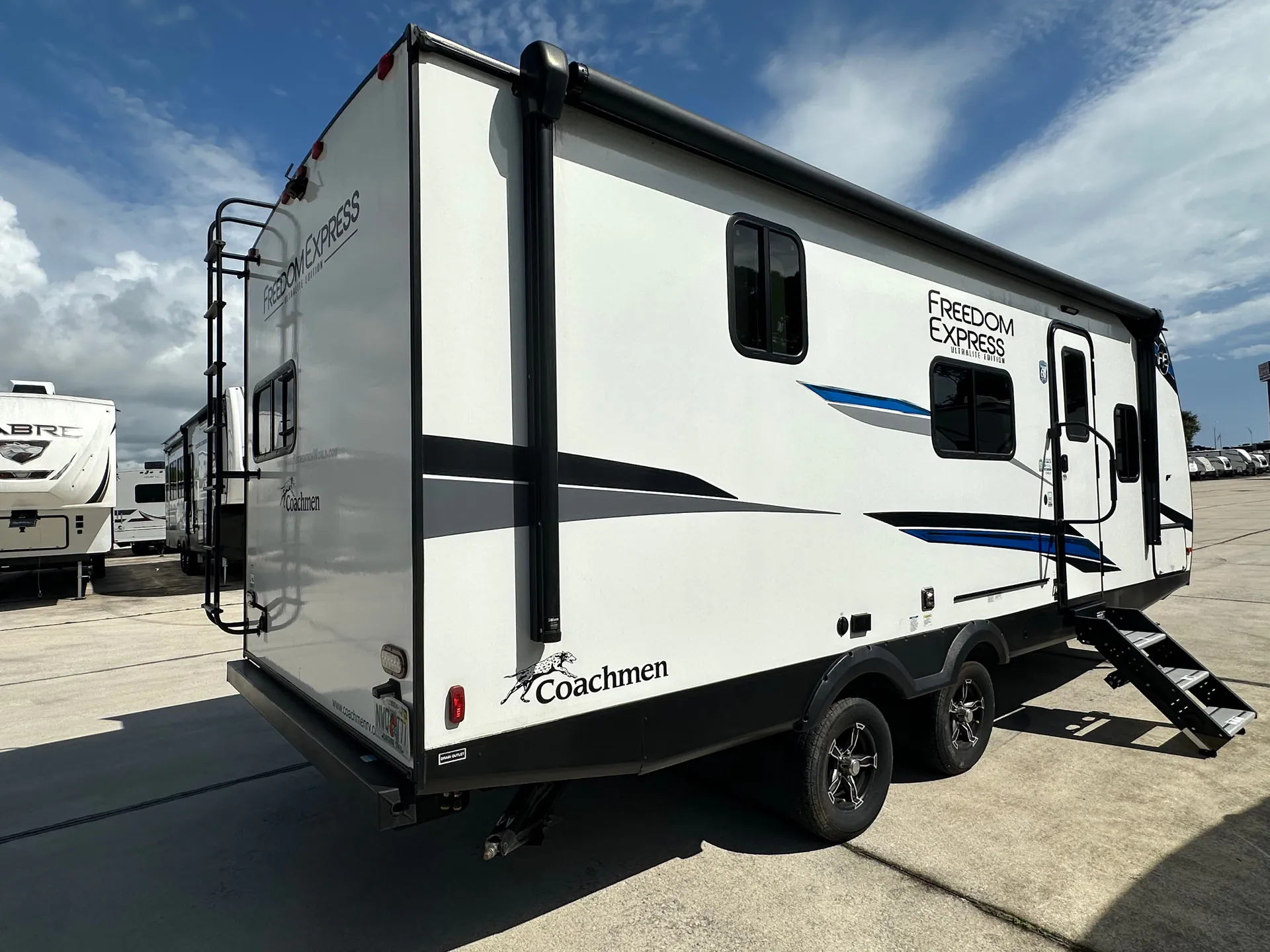 2025 Coachmen Freedom Express Ultra Lite 22MLS - Photo 3