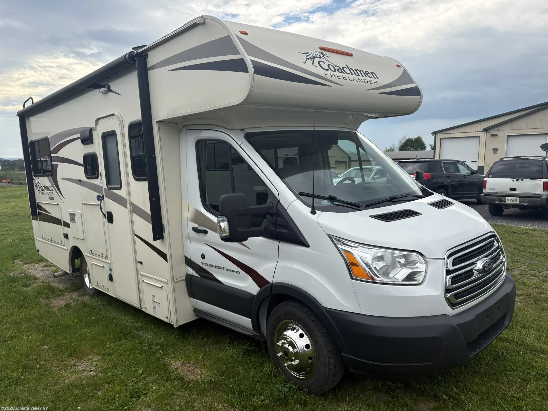 2017 Coachmen Freelander 20CB - Photo 2
