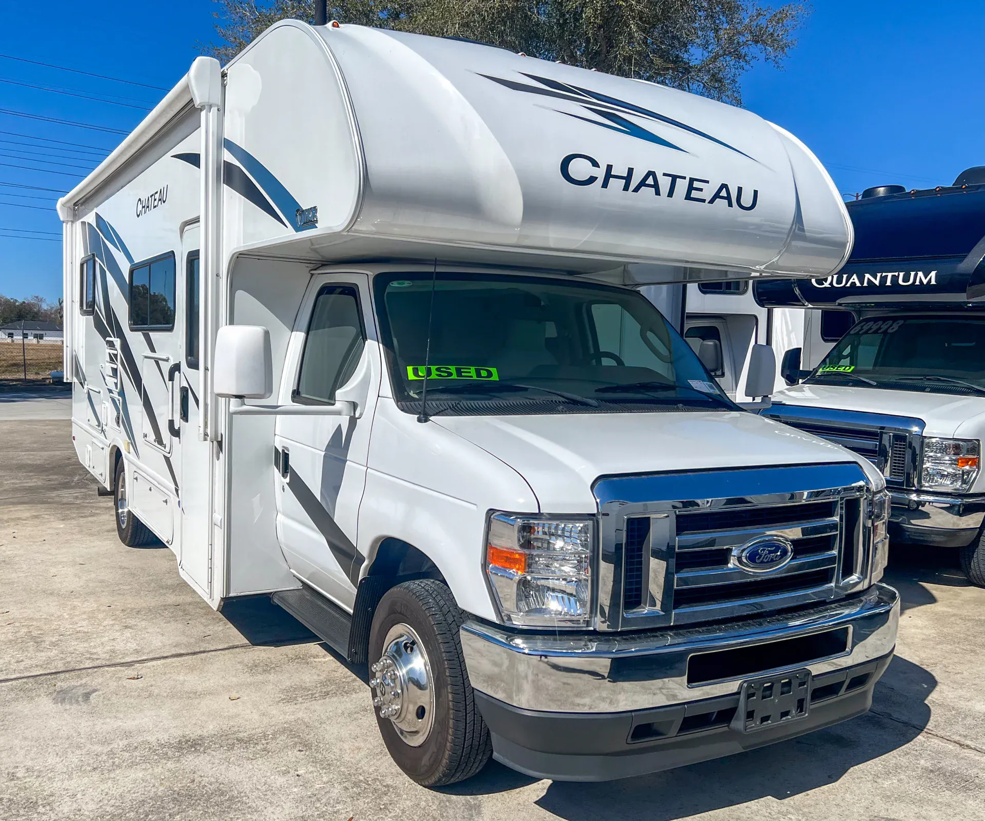2024 Thor Motor Coach Chateau 26X - Photo 2