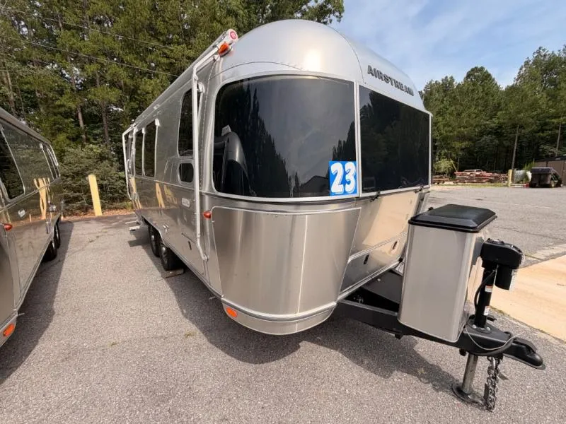 2025 Airstream Trade Wind 23FB - Photo 3