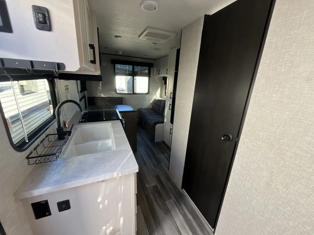 2025 Jayco Jay Flight SLX 210QB, Photos photo 3