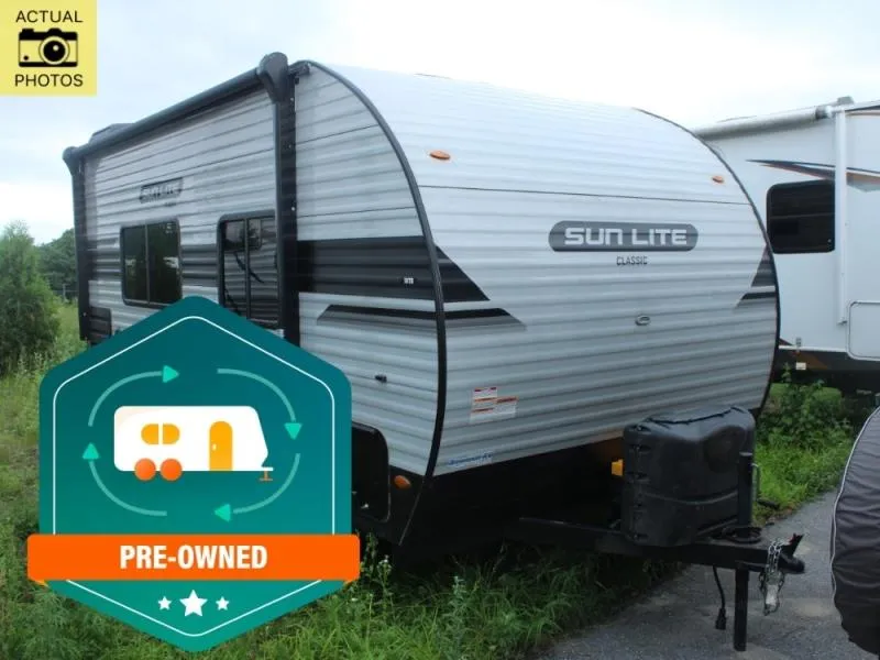 2022 Sunset Park RV Sun-Lite Classic 18TB - Main photo
