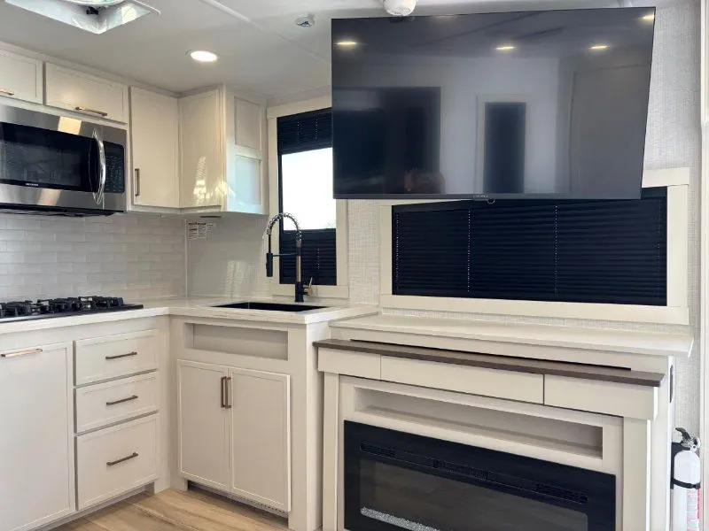 2026 Brinkley Model I 294, Photos photo 8