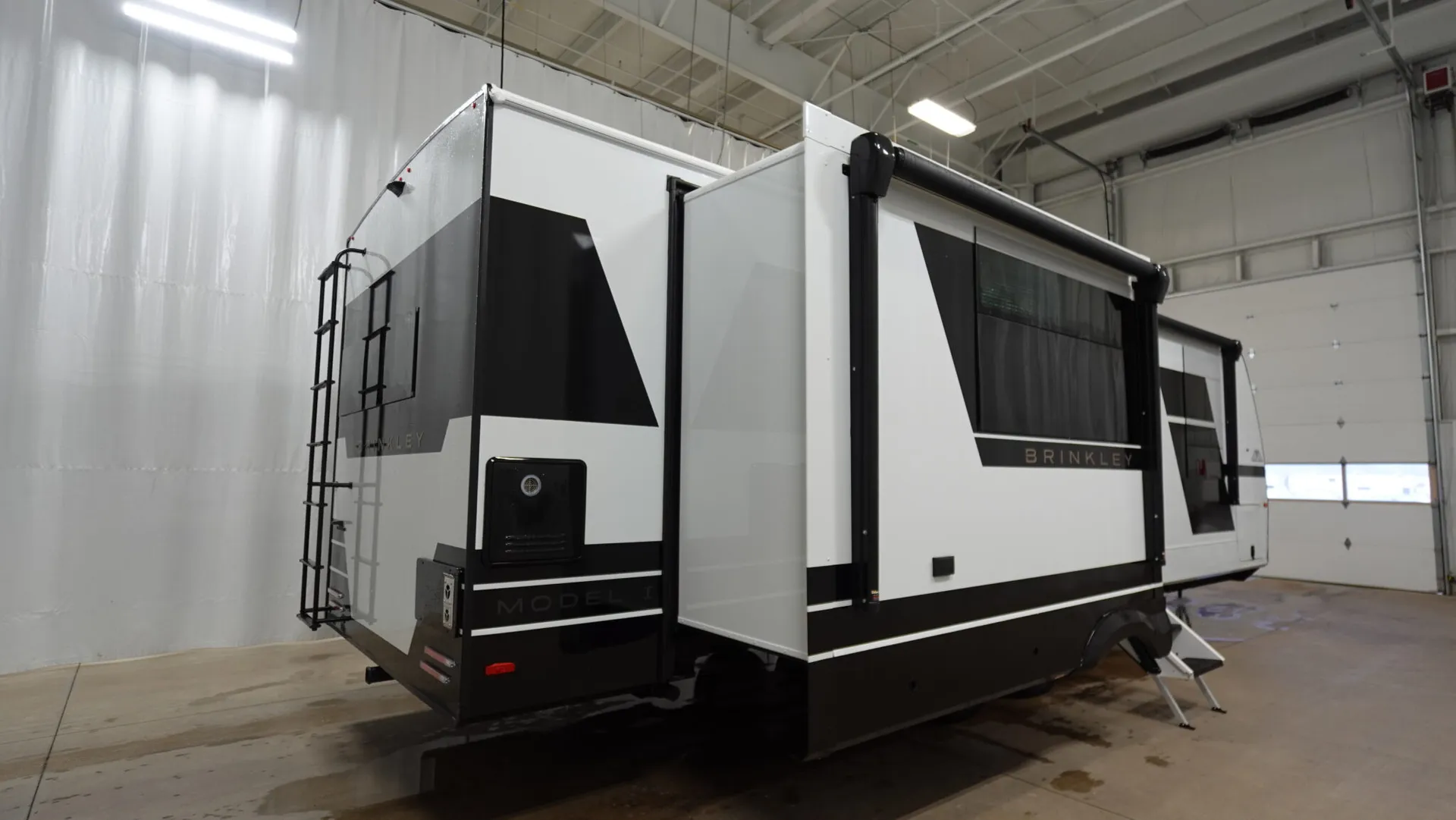 2026 Alliance RV Paradigm 382RK - Photo 3