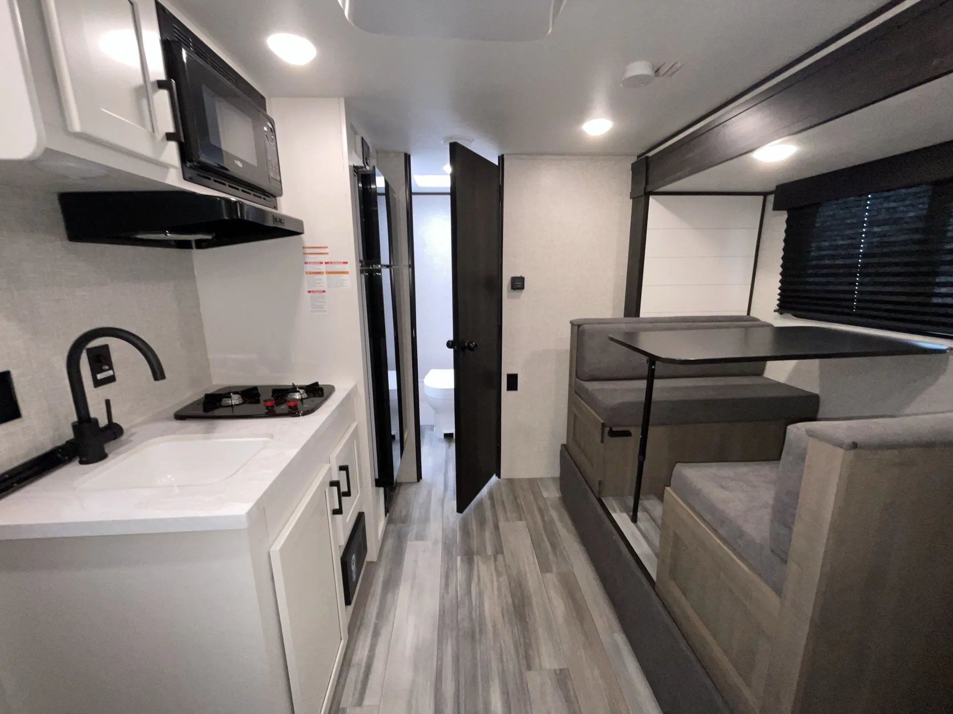2024 Jayco Jay Flight SLX 183RBW — living area main