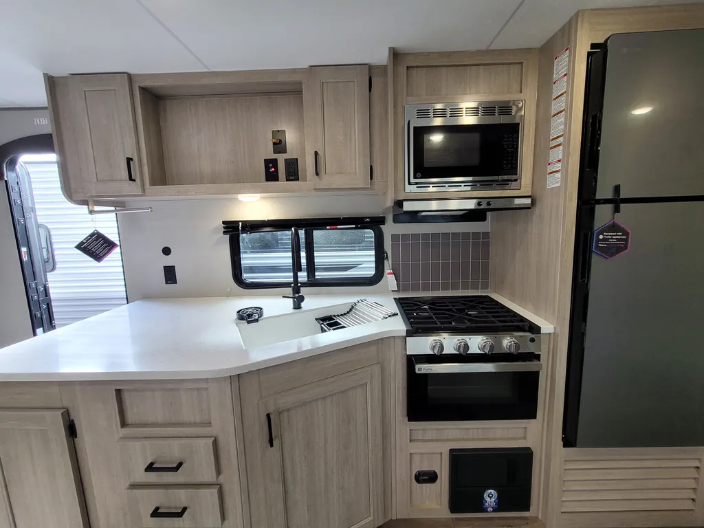 2026 Coachmen Catalina Legacy Edition 243RBS, Photos photo 16