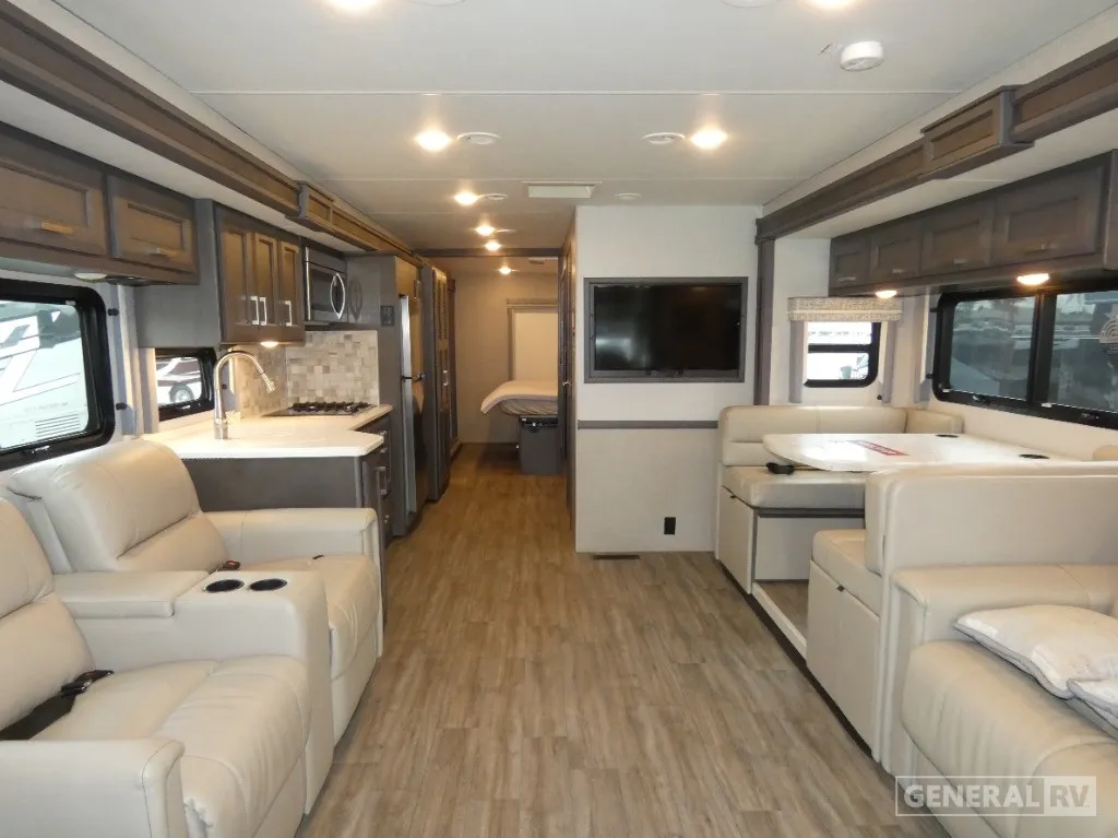 2024 Thor Motor Coach Miramar 35.2 - Photo 3