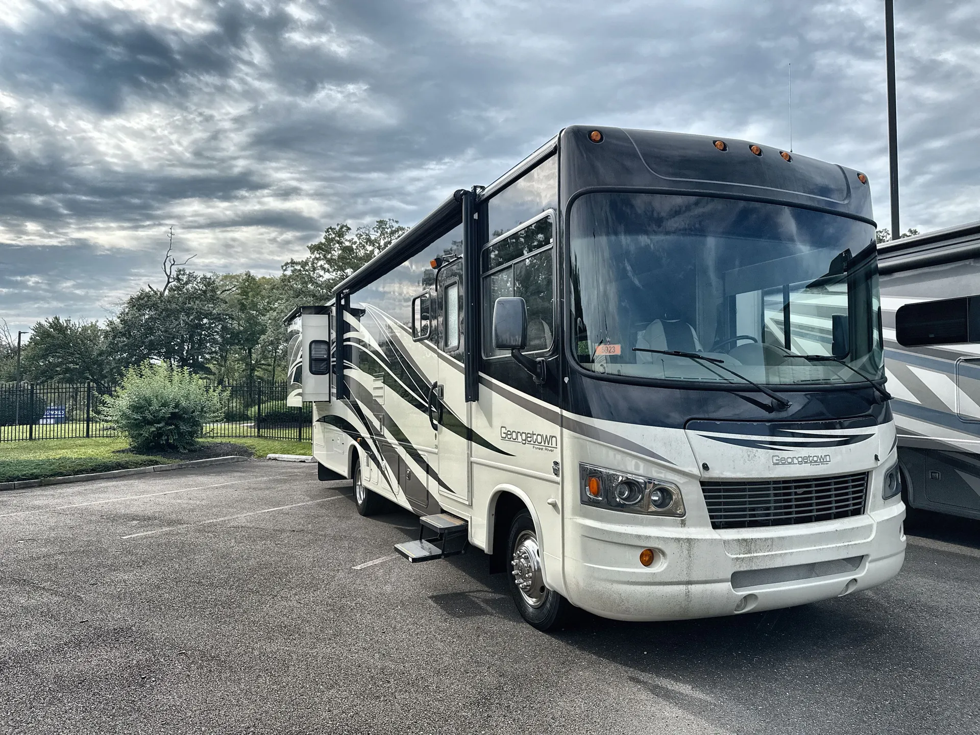 2013 Forest River Georgetown 335DS - Photo 2