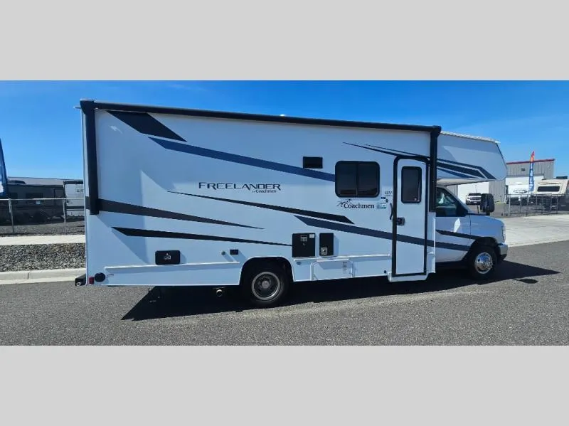 2023 Coachmen Freelander 23FS - Photo 4