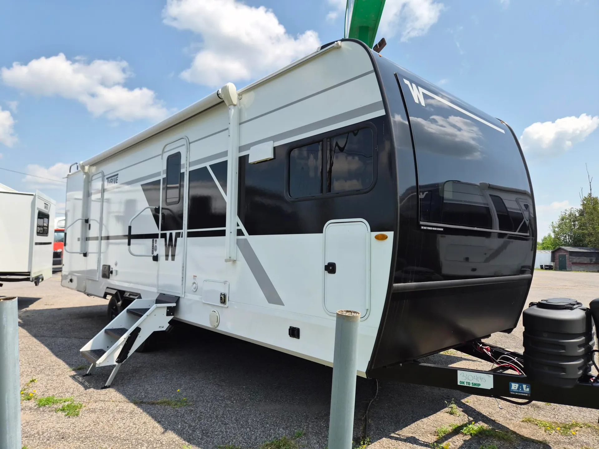 2026 Winnebago Thrive 26FKD - Photo 2