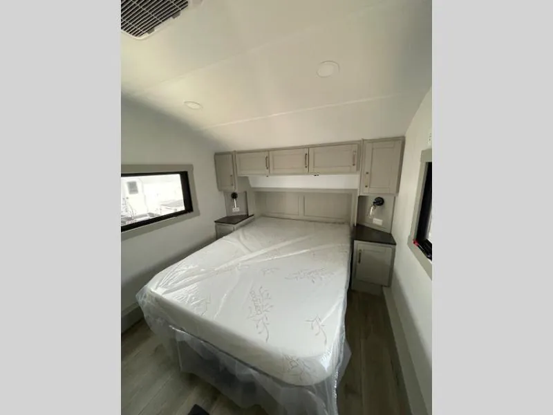 2026 Brinkley Model Z 2810, Photos photo 27