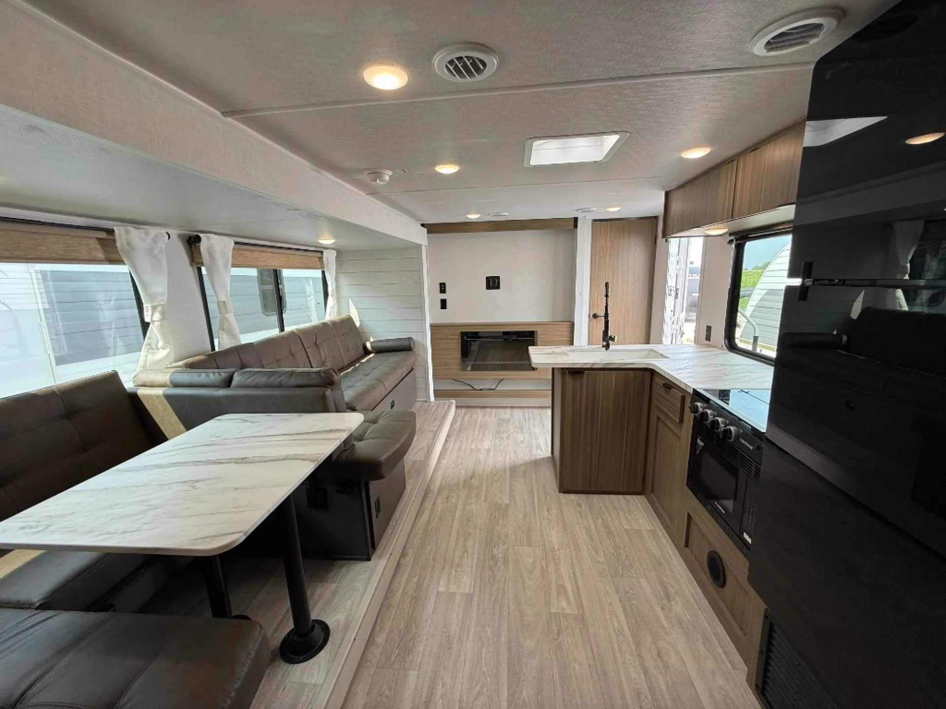 2027 Forest River Wildwood 263BHXL — Photo 5