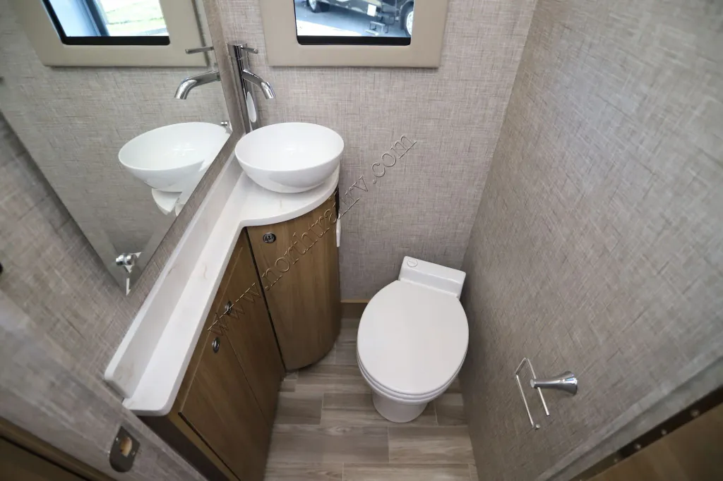 2026 Tiffin Wayfarer 25 XLW, Photos photo 10