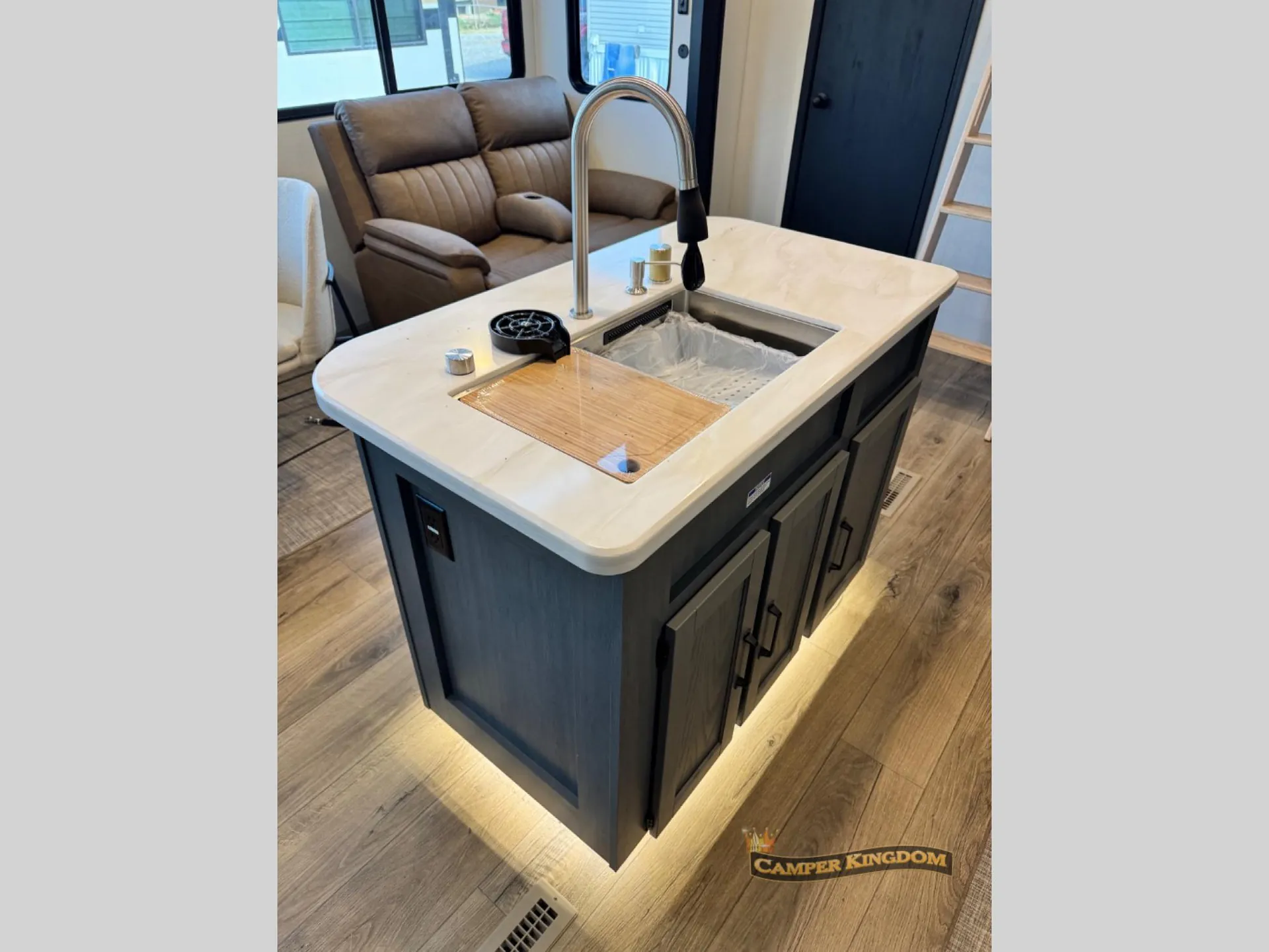 2027 Forest River Puma Vista 421LFT — Photo 5