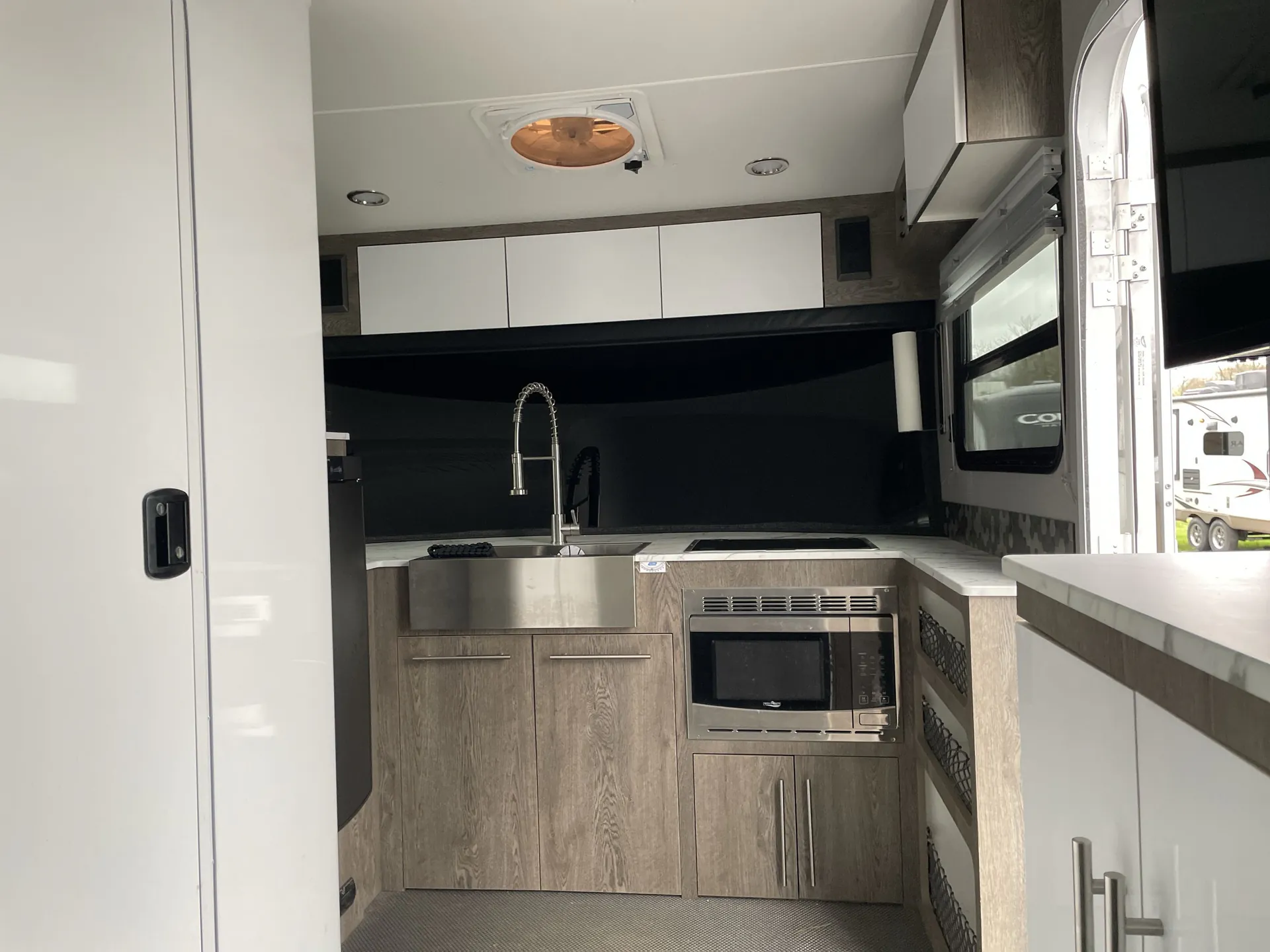2021 inTech Sol ECLIPSE — living area main