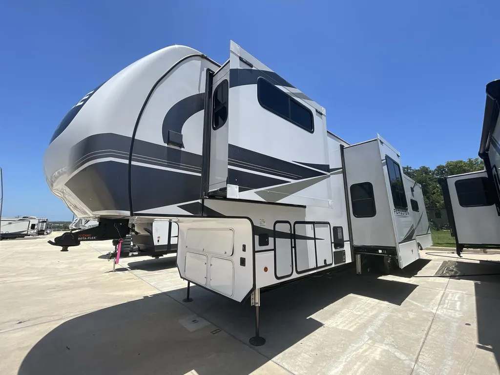 2024 Alliance RV Paradigm 380MP - Photo 3