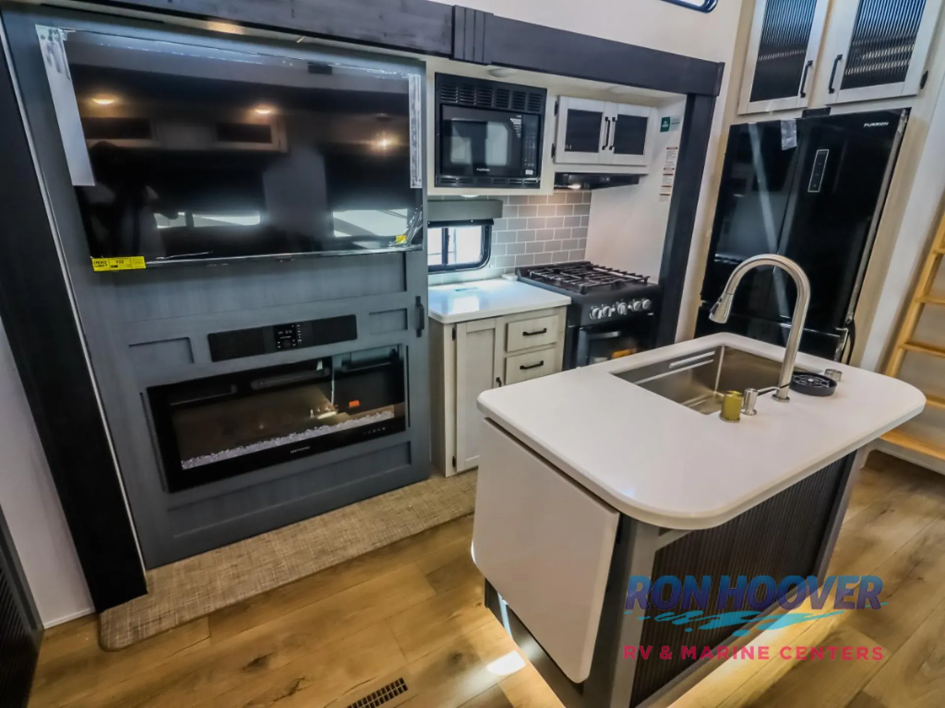 2026 Forest River Puma Vista 421LFT — Photo 6
