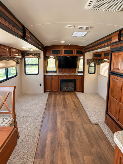 2015 Keystone Cougar XLite 33RES, Living area photo 3