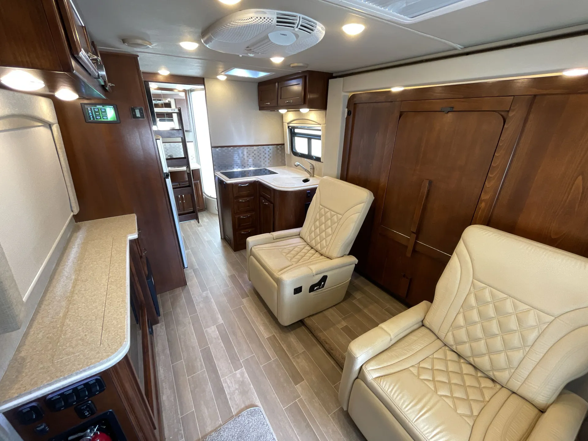 2020 Regency Ultra Brougham 25TB — living area main